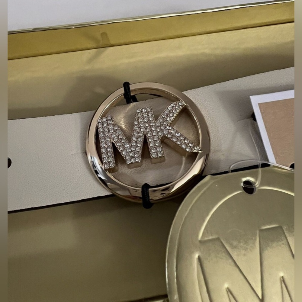 NWT MICHAEL KORS IVORY/CREAM 25MM PAVE LOGO BELT IN BOX Size S/M